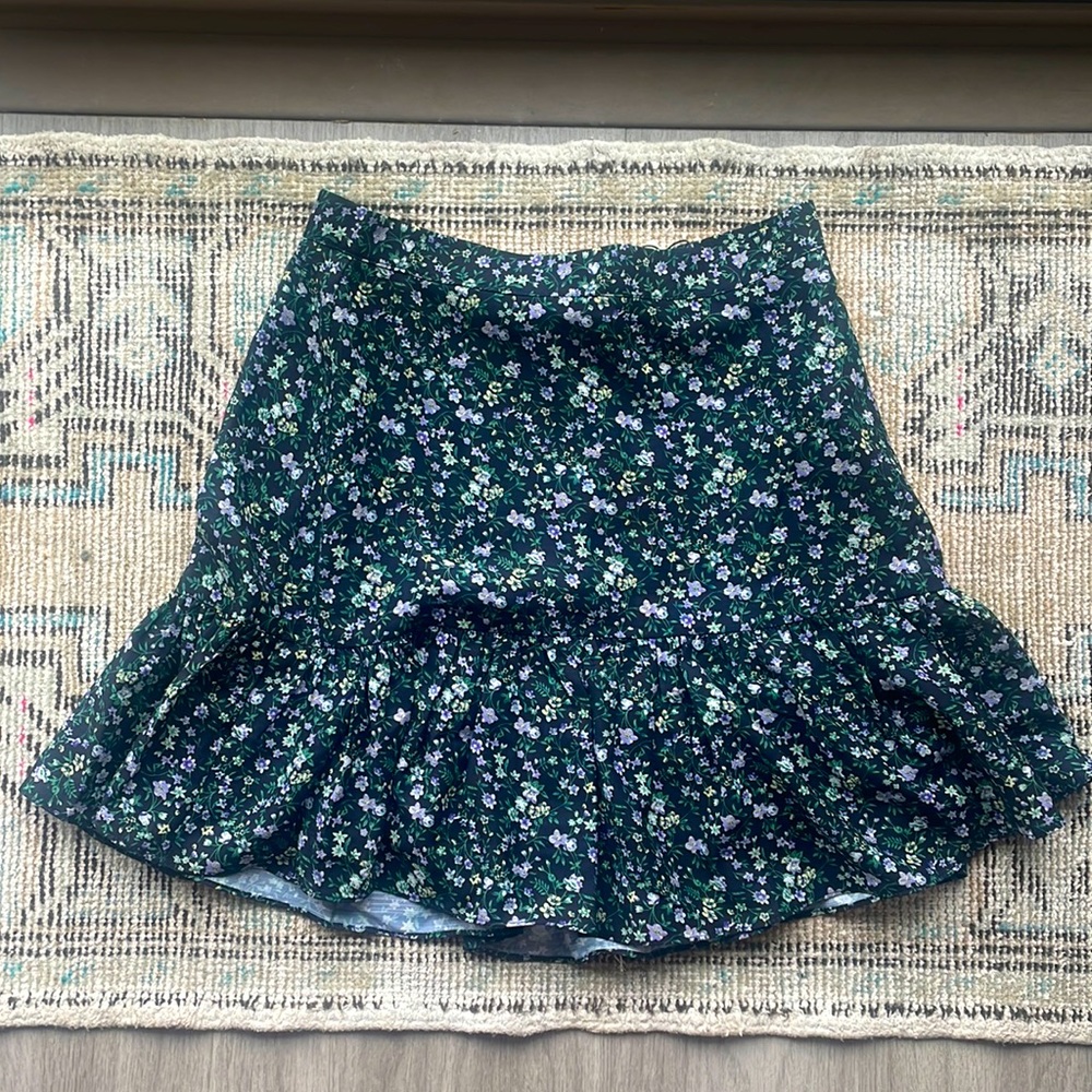 Brand new Minkpink floral high waisted skirt, size medium